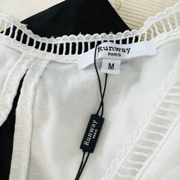 NEW! Runway Paris Flutter Sleeve Dress Cutout White Eyelet Trim - M - Picture 4 of 4